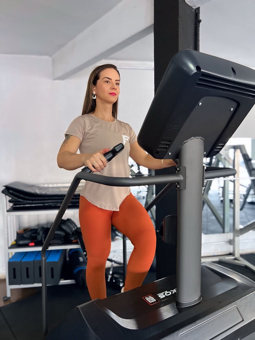 Regiany Cristina treinando na Focus Fit